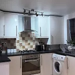 Cosy Guest Suite, West London