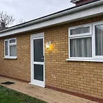 Cosy Guest Suite, West London