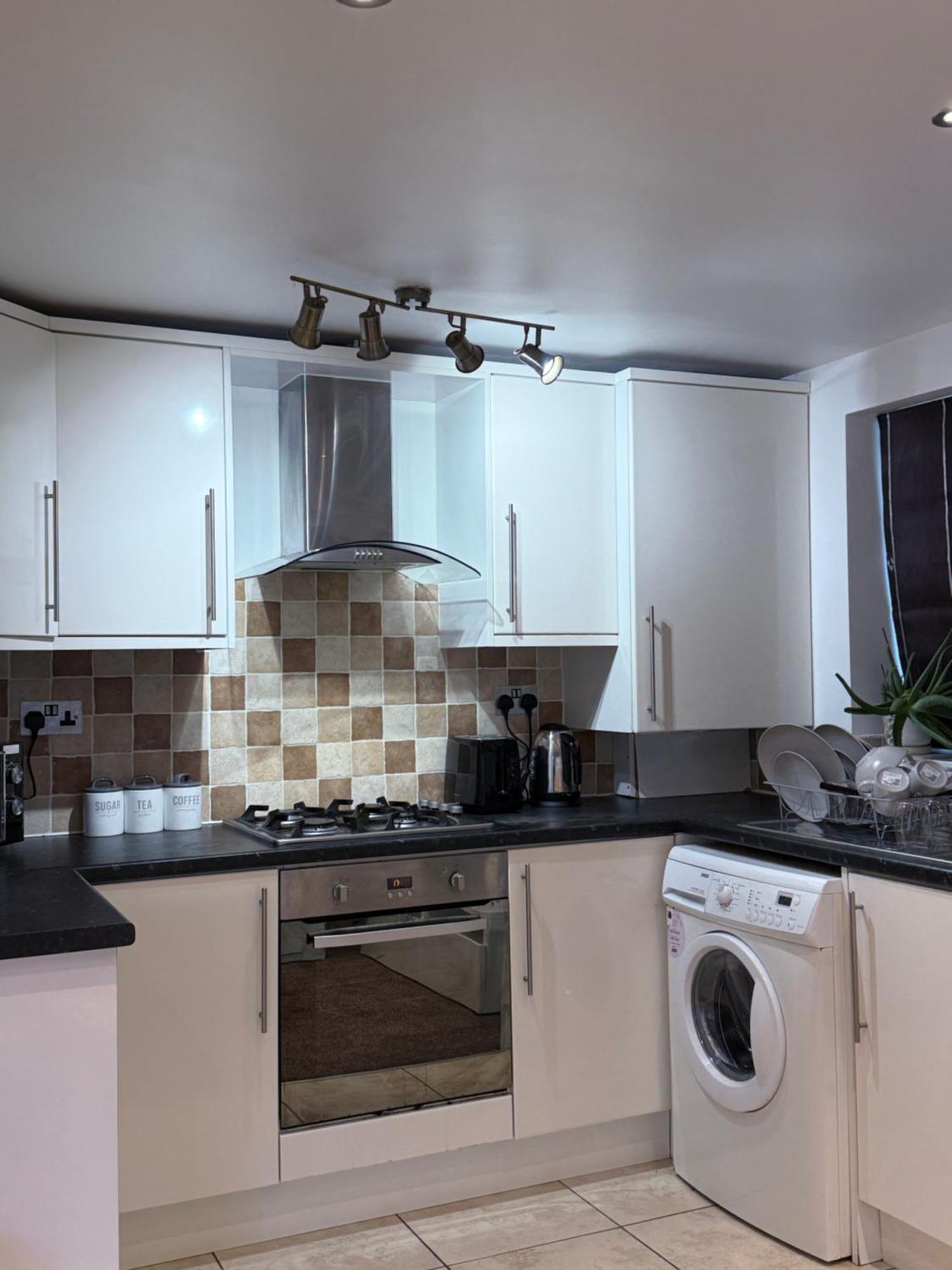 Cosy Guest Suite, West London Apartment