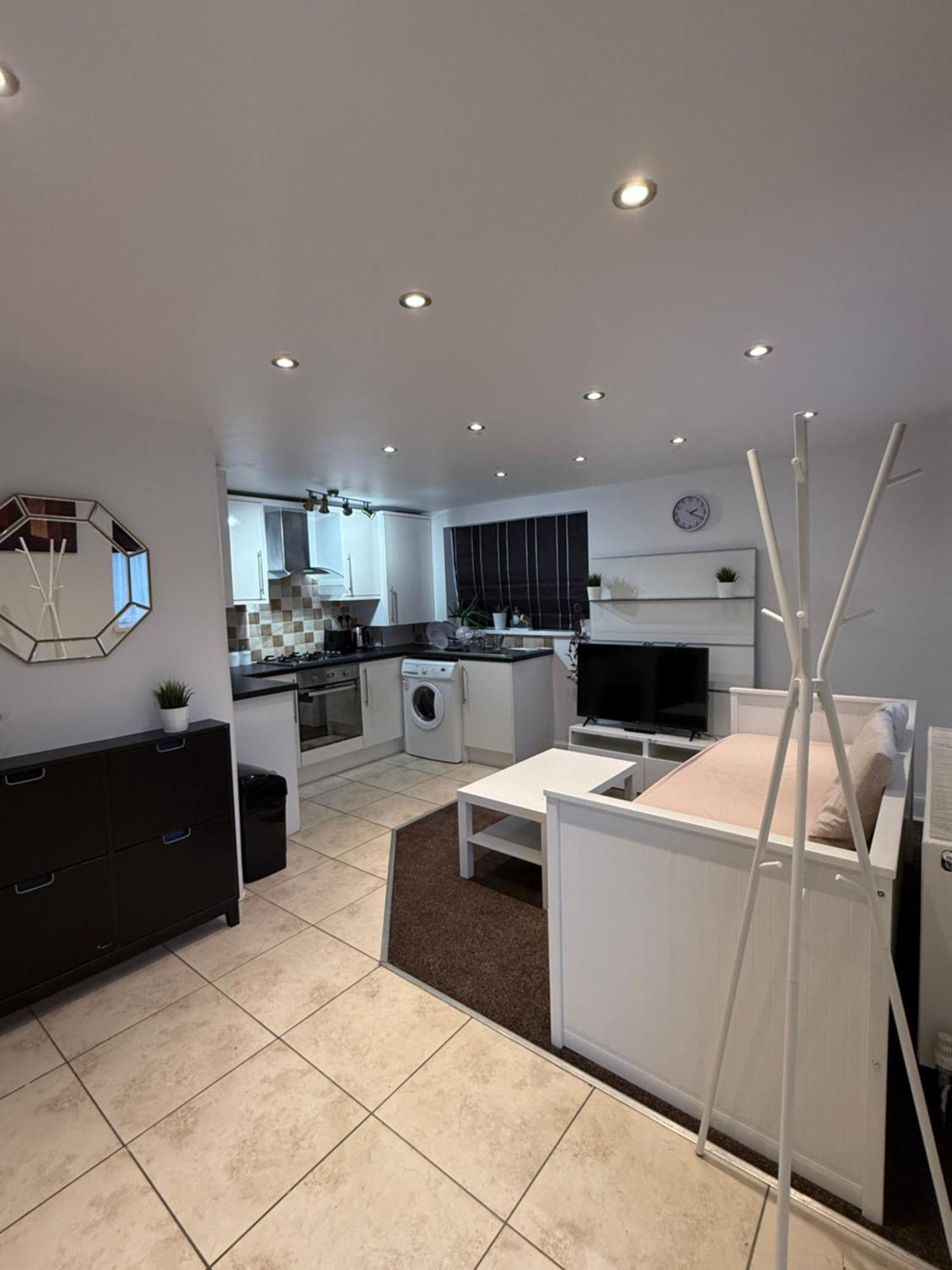 Cosy Guest Suite, West London * Hounslow