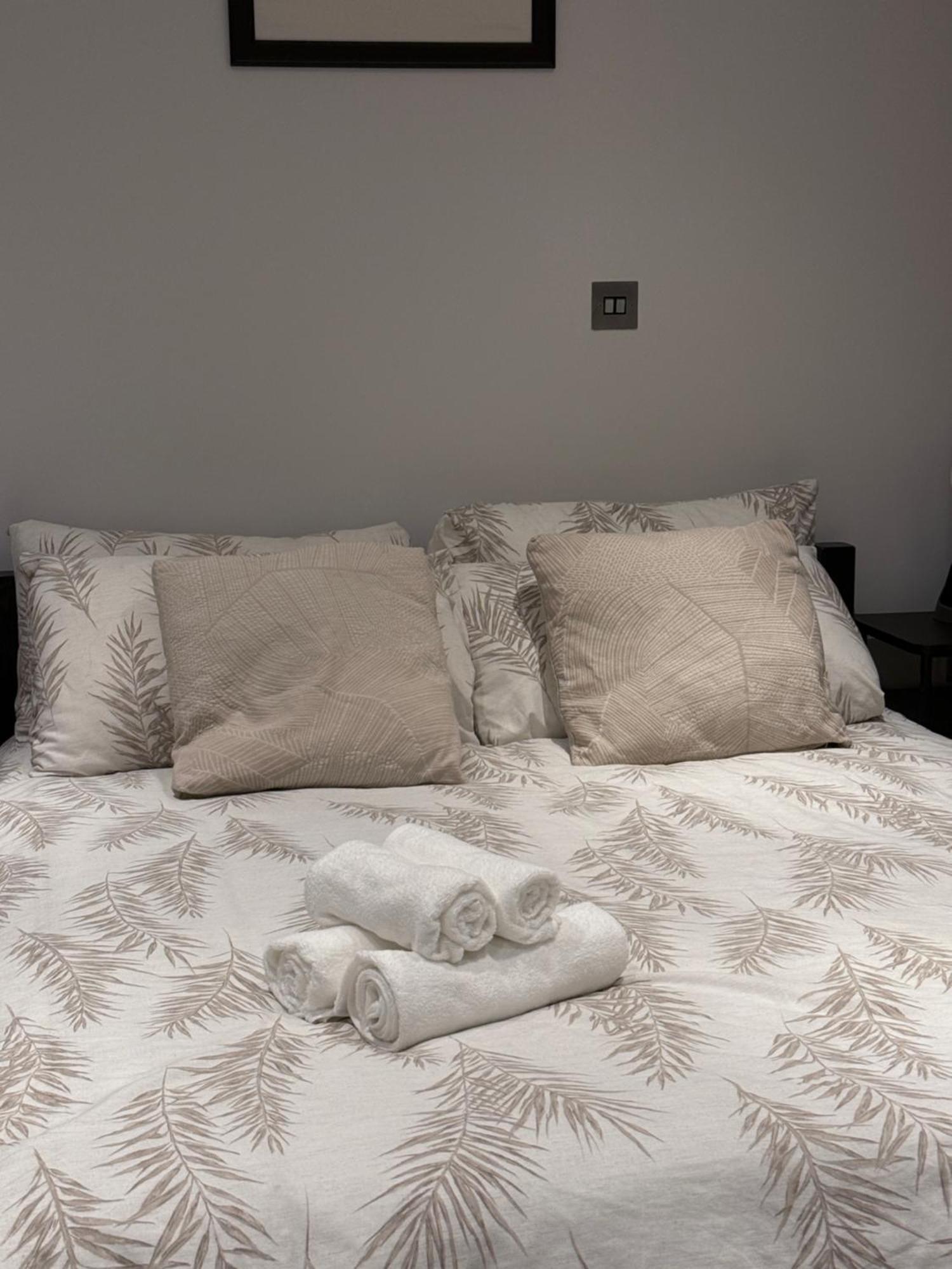 Cosy Guest Suite, West London *